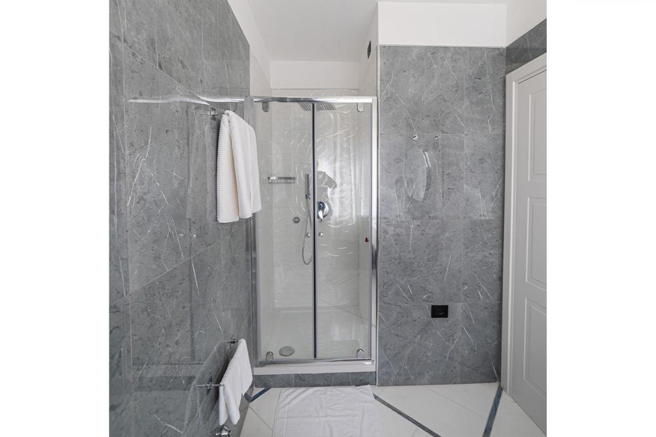 Apartments Hotel Real Suite Napoli Chiaia Mergellina Exterior photo